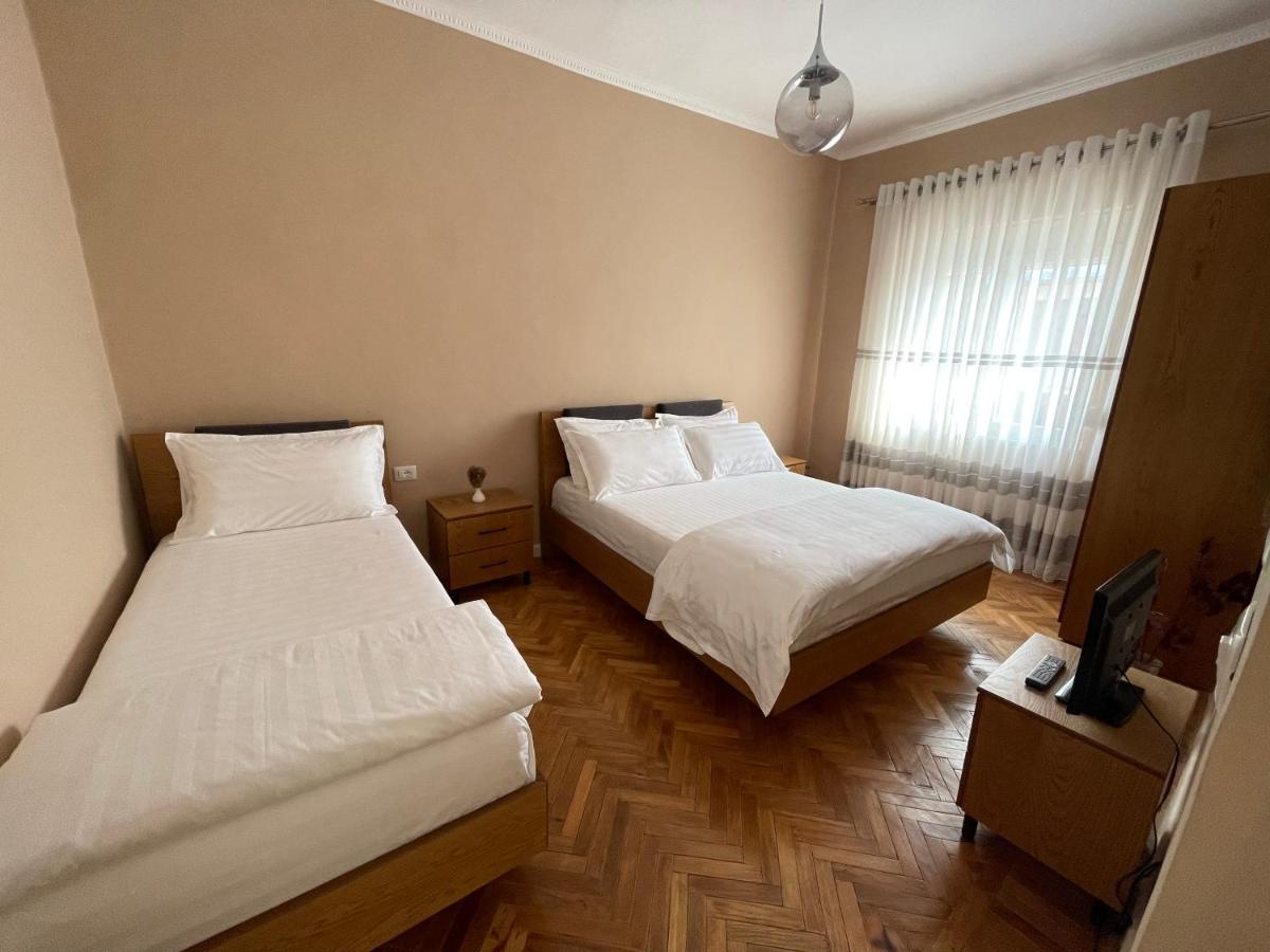 Joni & Joy Center Apartment Berat Zewnętrze zdjęcie